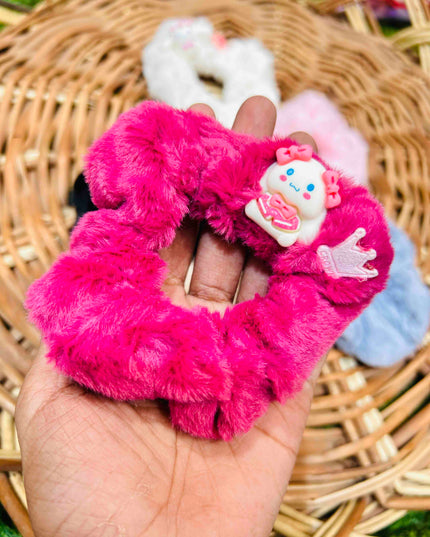 Fur scrunchies