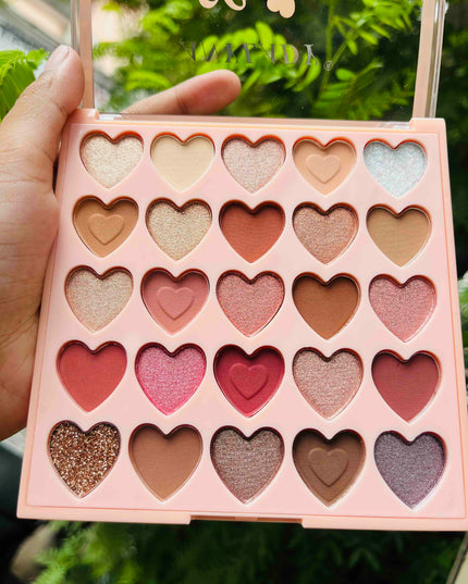 KAWAI HEART EYESHADOW