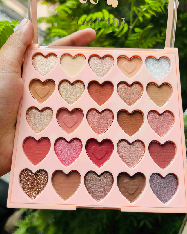 KAWAI HEART EYESHADOW