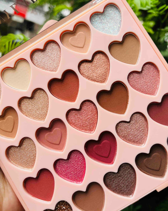 KAWAI HEART EYESHADOW